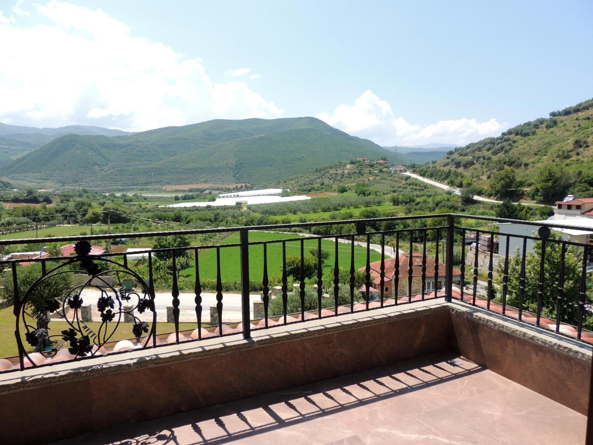 Pupa Winery Serene Stay Berat Bagian luar foto