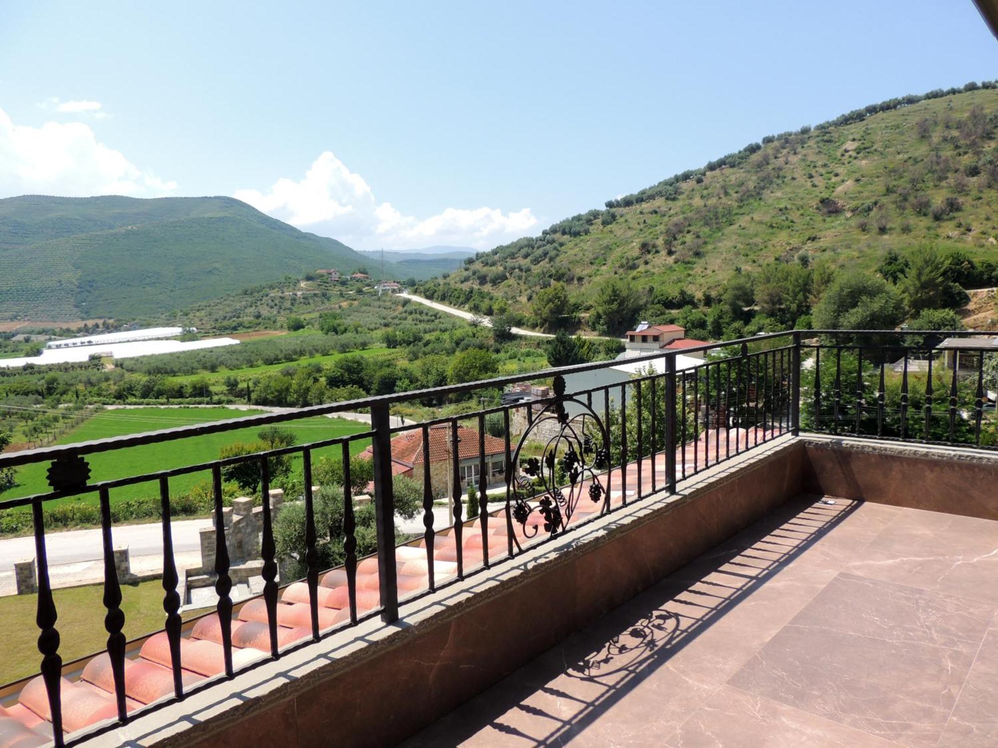 Pupa Winery Serene Stay Berat Bagian luar foto