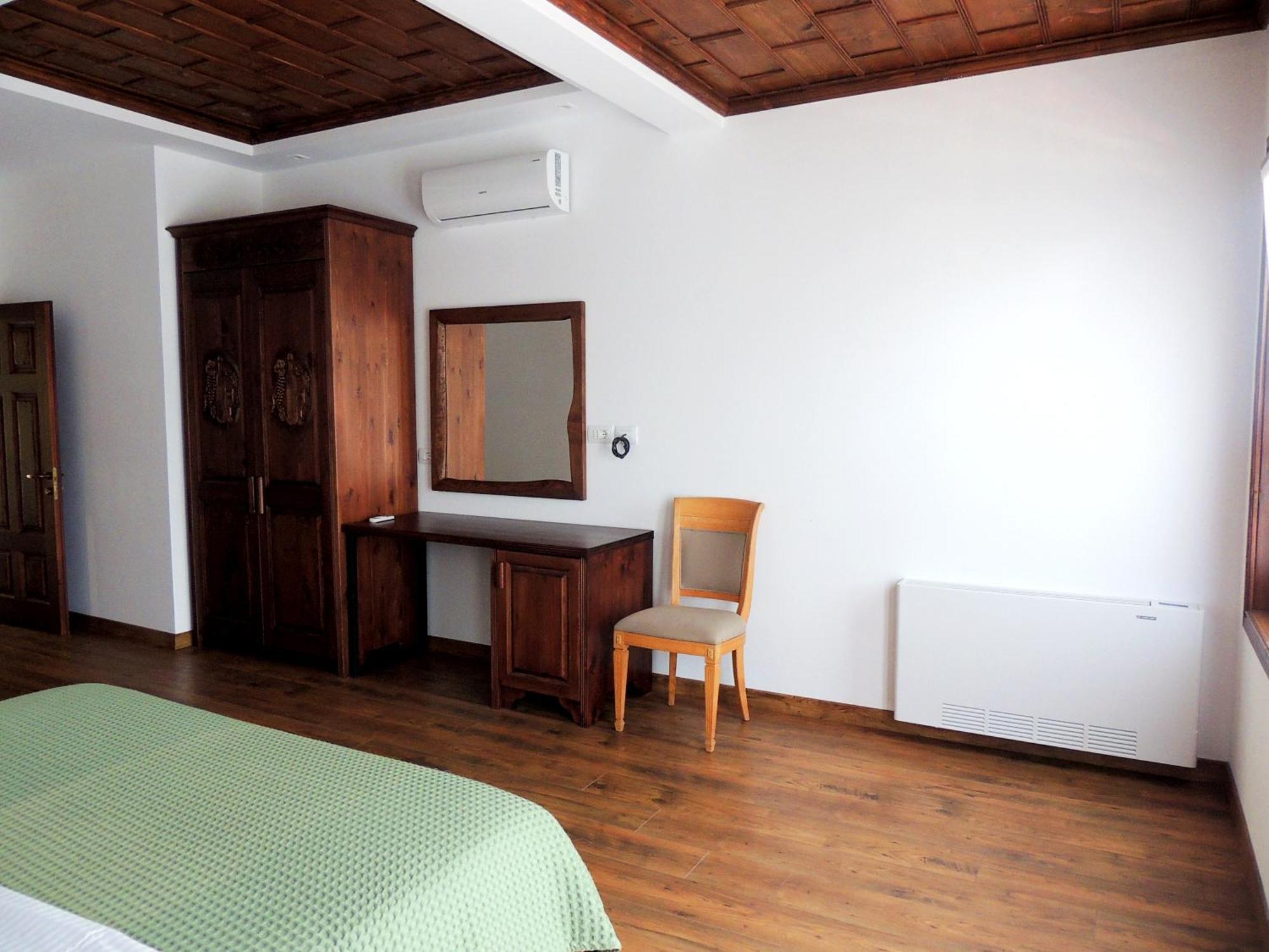 Pupa Winery Serene Stay Berat Bagian luar foto