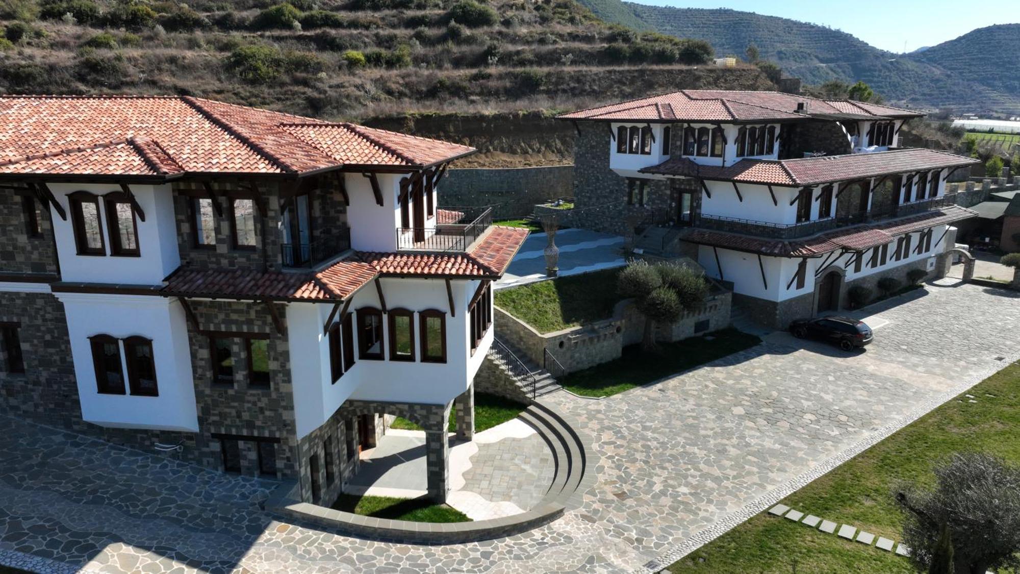 Pupa Winery Serene Stay Berat Bagian luar foto